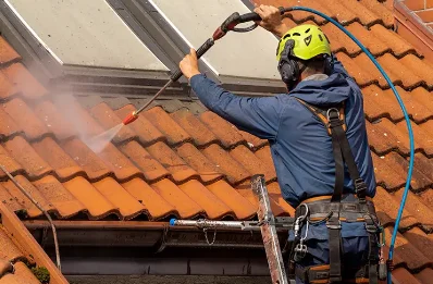 Démoussage et hydrofuge de toiture à Glaine-Montaigut